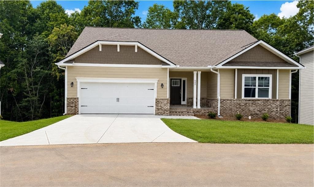 5 bedroom, 4 bathroom, 3,900 sq ft single family residence for sale at 642 Bald Ridge Circle, Demorest, GA 30535