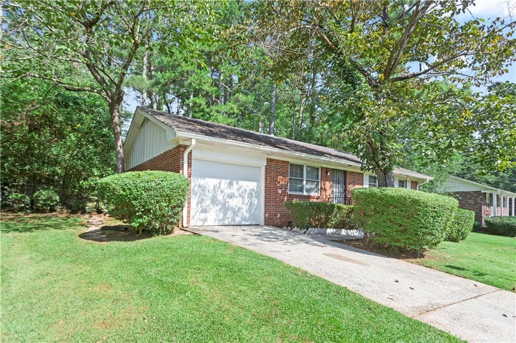 3 bedroom, 2 bathroom single family residence for sale at 2881 Gwendon Terrace, Decatur, GA 30034 — photo 3