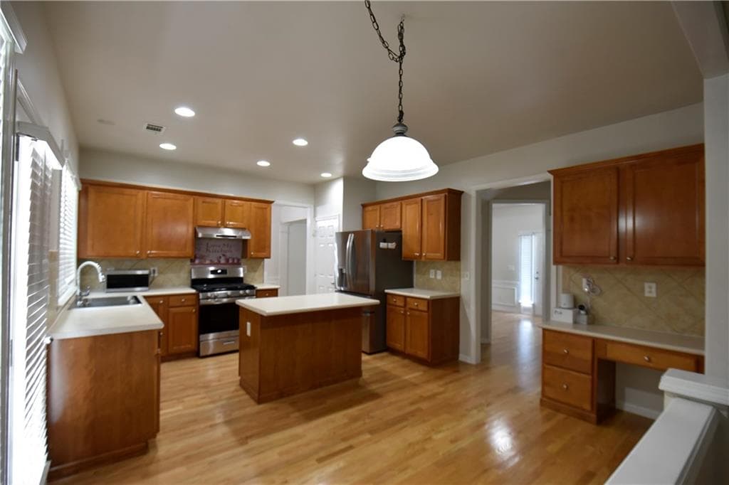 5 bedroom, 3 bathroom, 2,324 sq ft single family residence for rent at 2115 Vistoria Drive, Cumming, GA 30041 for $2,800 a month — photo 3