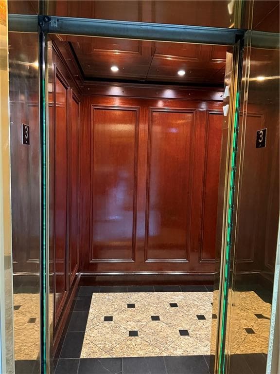 2 bedroom, 2 bathroom, 1,165 sq ft condominium for sale at 77 Peachtree Place 304, Atlanta, GA 30309 — photo 3
