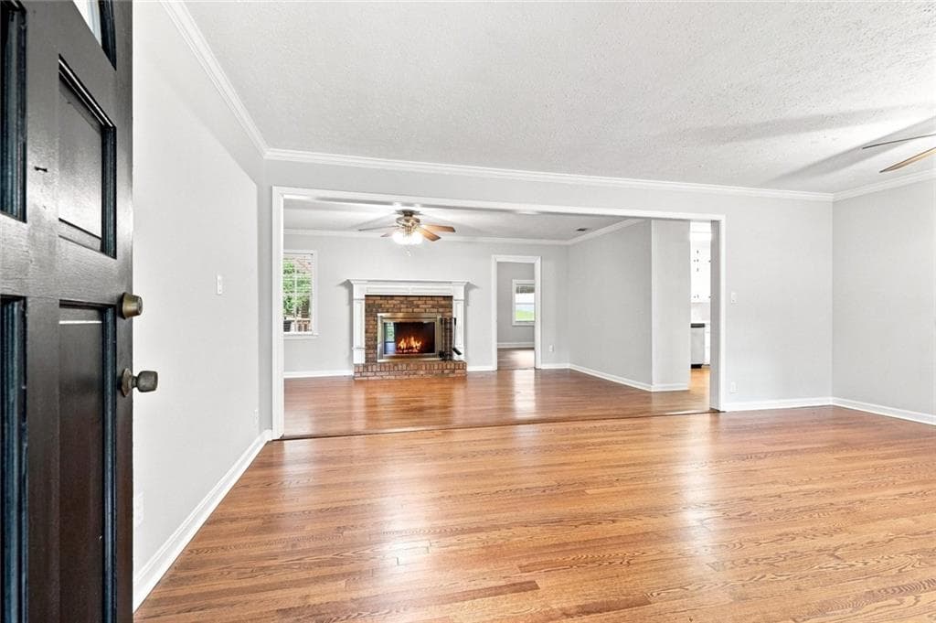 3 bedroom, 2 bathroom, 1,892 sq ft single family residence under contract at 2633 Creek Lane, Snellville, GA 30078 — photo 5