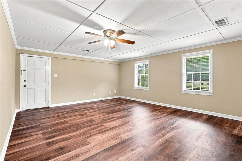 3 bedroom, 2 bathroom, 1,892 sq ft single family residence under contract at 2633 Creek Lane, Snellville, GA 30078 — photo 6