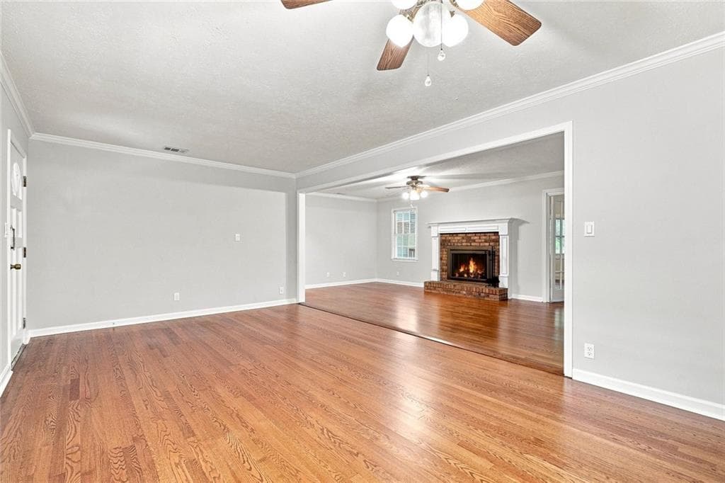 3 bedroom, 2 bathroom, 1,892 sq ft single family residence under contract at 2633 Creek Lane, Snellville, GA 30078 — photo 9