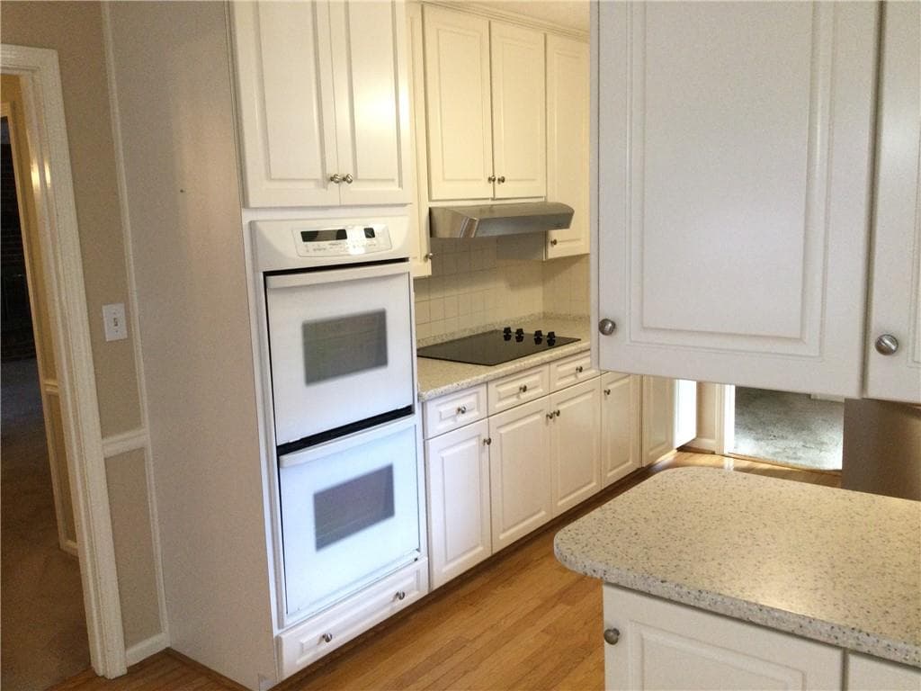 3 bedroom, 2 bathroom, 1,868 sq ft single family residence for sale at 1368 BRANCHWOOD Drive, Snellville, GA 30078 — photo 3