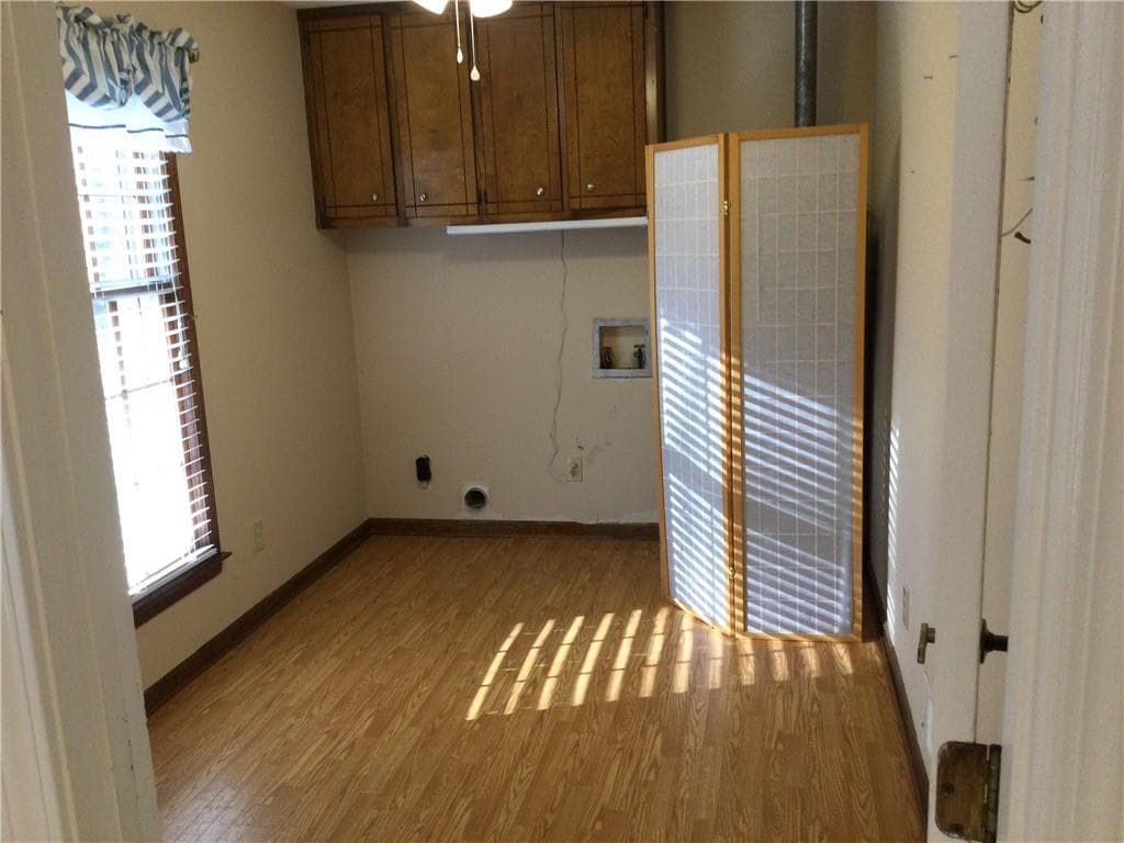 3 bedroom, 2 bathroom, 1,868 sq ft single family residence for sale at 1368 BRANCHWOOD Drive, Snellville, GA 30078 — photo 5