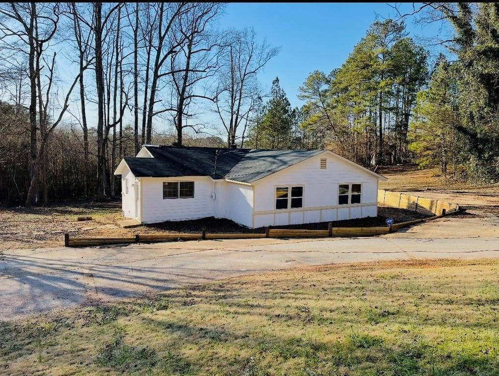4 bedroom, 2 bathroom, 1,744 sq ft single family residence for rent at 1033 Highway 155 N A, Mcdonough, GA 30253 for $2,050 a month