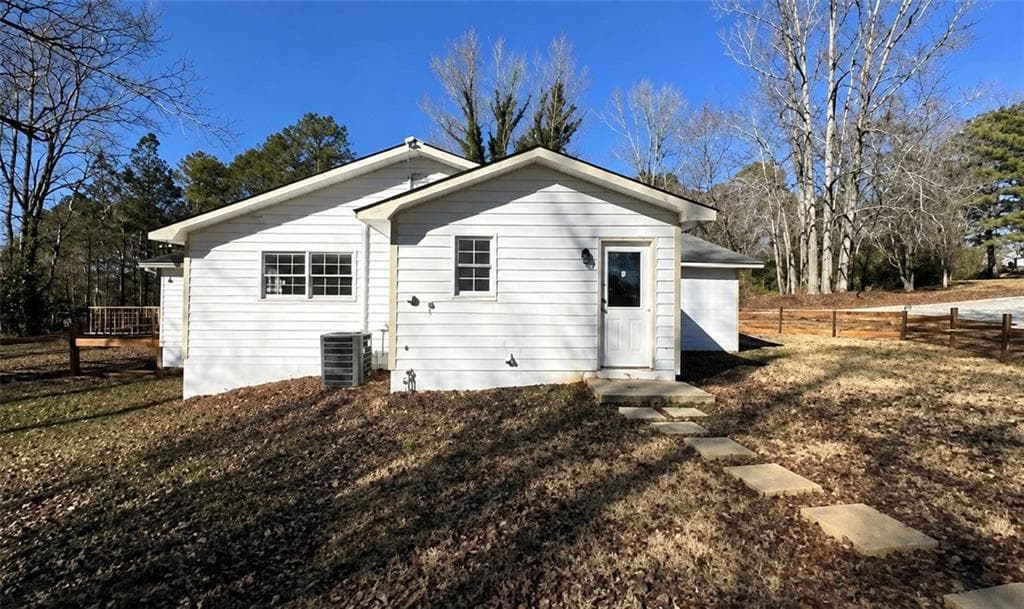 4 bedroom, 2 bathroom, 1,744 sq ft single family residence for rent at 1033 Highway 155 N A, Mcdonough, GA 30253 for $2,200 a month — photo 2