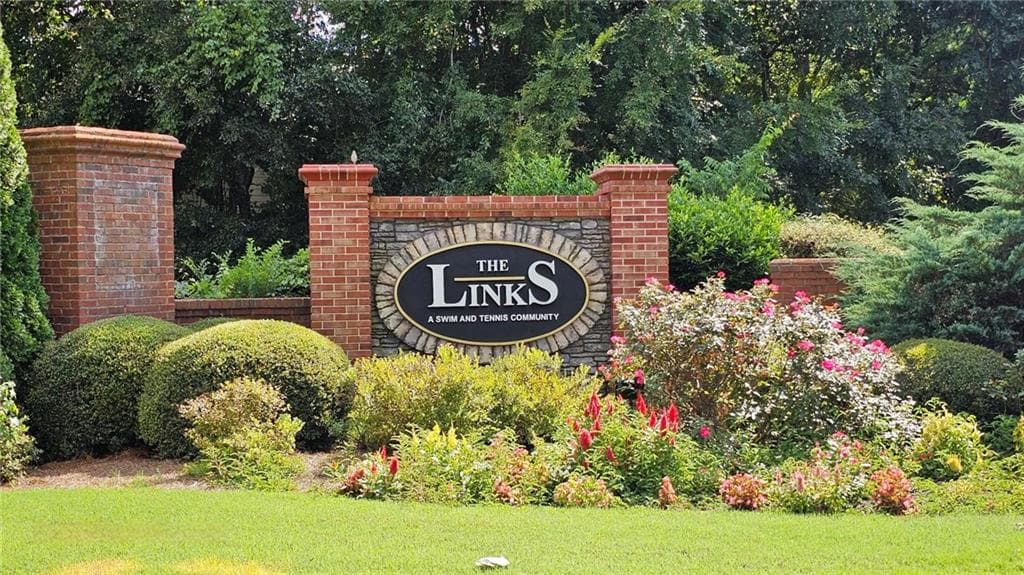 4 bedroom, 3 bathroom, 2,918 sq ft single family residence for sale at 110 S Links Drive, Covington, GA 30014 — photo 8