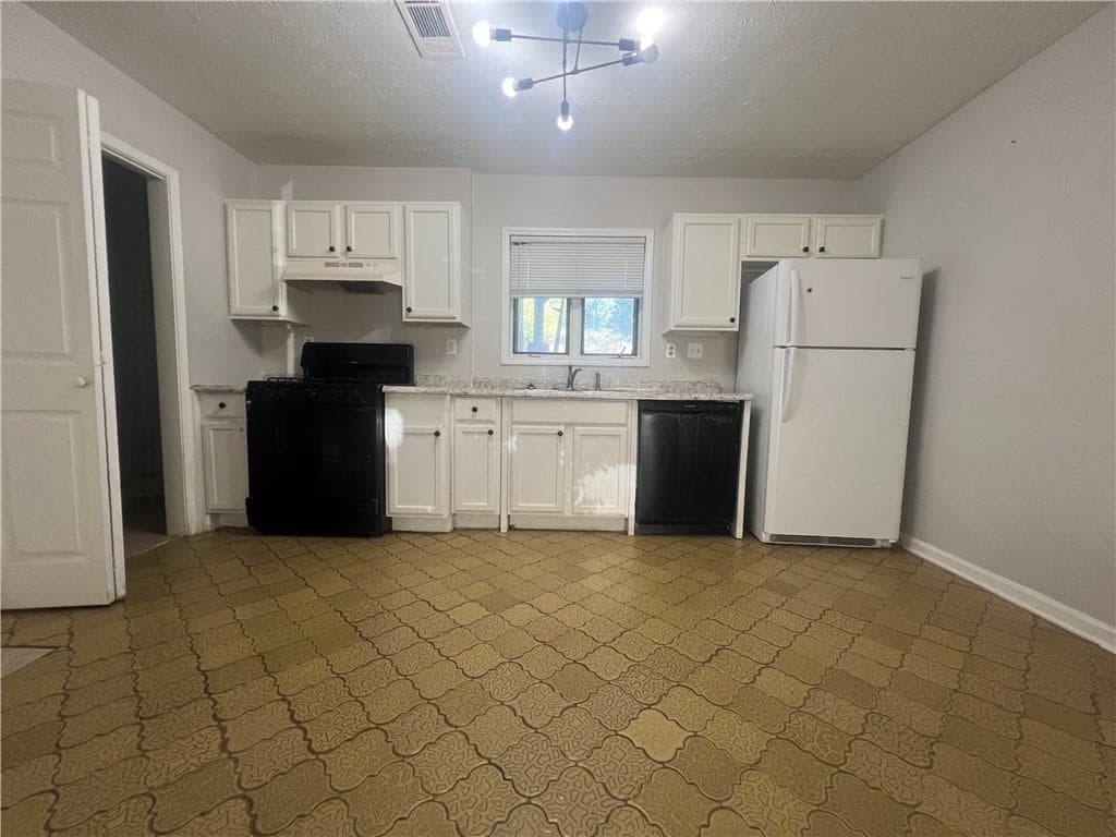3 bedroom, 2 bathroom, 1,496 sq ft townhouse for rent at 2124 Fieldstone View Court 2124B, Conyers, GA 30013 for $1,325 a month — photo 9