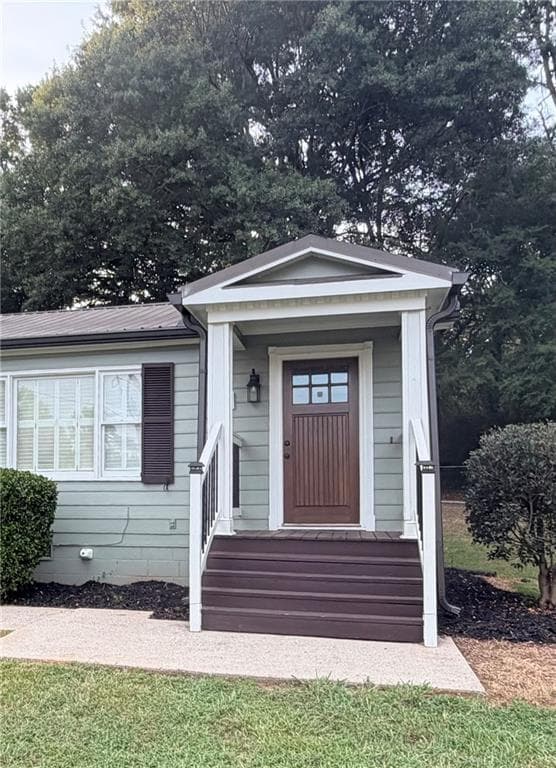 2 bedroom, 2 bathroom, 1,320 sq ft single family residence under contract at 604 Lynn Avenue, Jefferson, GA 30549 — photo 2