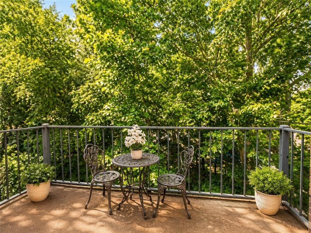 2 bedroom, 2 bathroom, 949 sq ft condominium for sale at 2657 Lenox Road 220, Atlanta, GA 30324 — photo 10