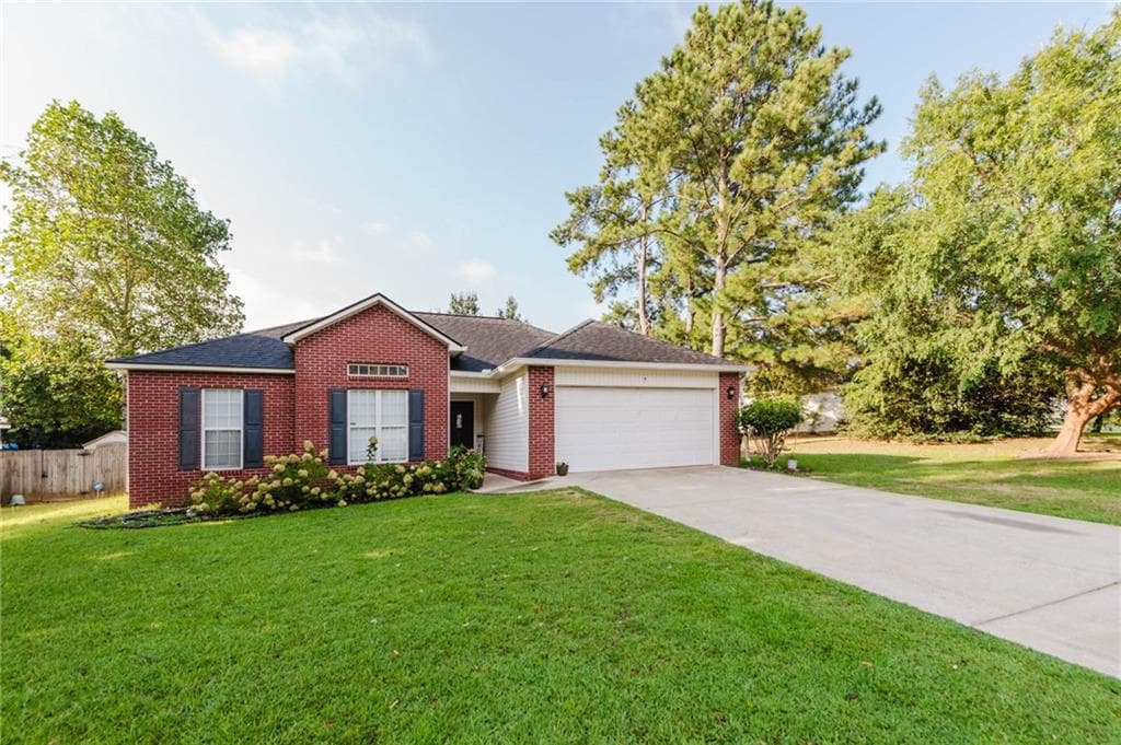 3 bedroom, 2 bathroom, 1,283 sq ft single family residence under contract at 111 Saint Brendands Drive, Bonaire, GA 31005 — photo 4
