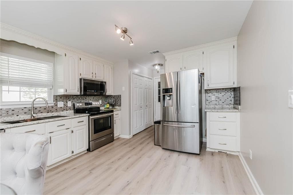 3 bedroom, 2 bathroom, 1,283 sq ft single family residence under contract at 111 Saint Brendands Drive, Bonaire, GA 31005 — photo 10