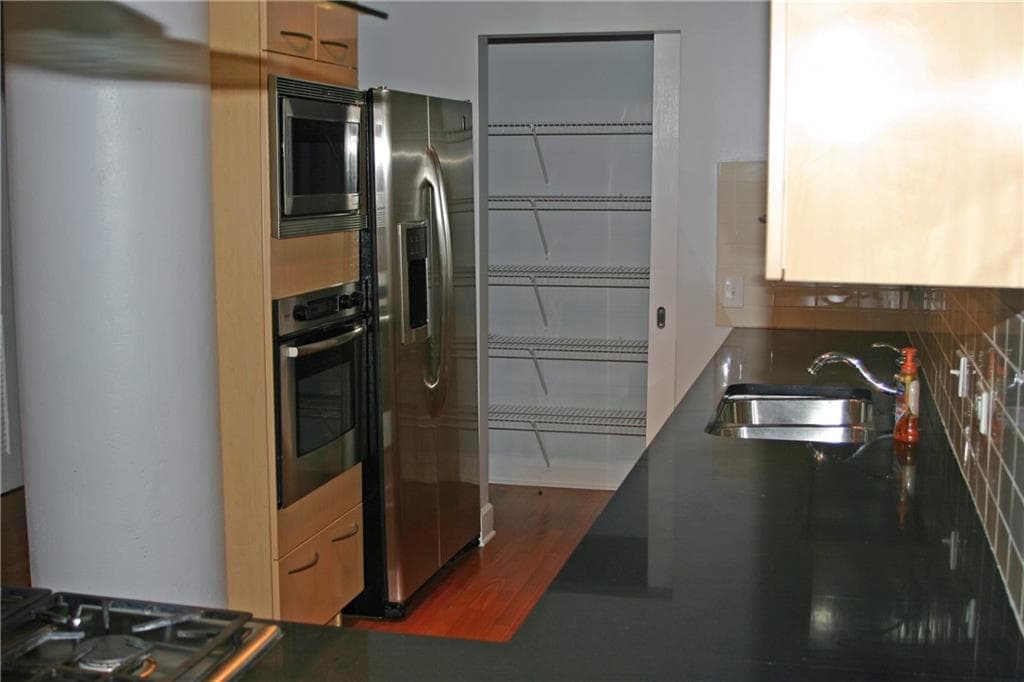 1 bedroom, 1 bathroom, 964 sq ft condominium for rent at 3820 Roswell Road 412, Atlanta, GA 30342 for $2,100 a month — photo 7