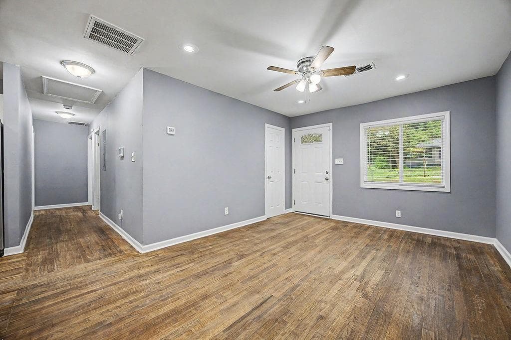 3 bedroom, 2 bathroom, 1,073 sq ft single family residence for sale at 2146 Nelms Drive, Atlanta, GA 30315 — photo 4