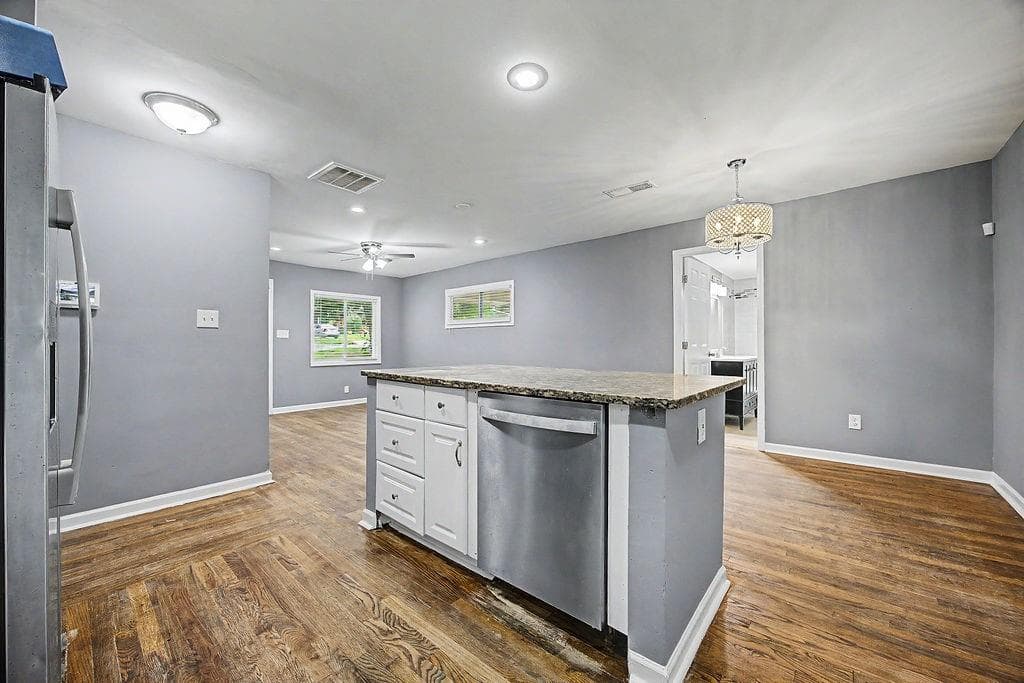 3 bedroom, 2 bathroom, 1,073 sq ft single family residence for sale at 2146 Nelms Drive, Atlanta, GA 30315 — photo 9