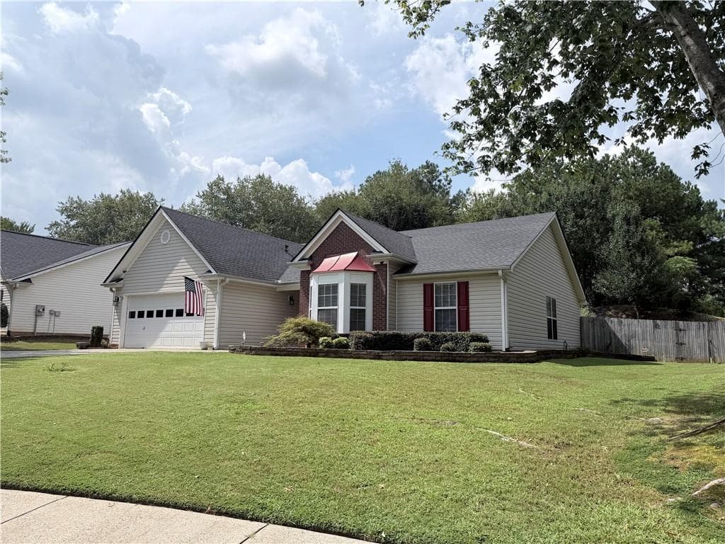 3 bedroom, 2 bathroom, 1,652 sq ft single family residence for sale at 317 Carlton Chase Court, Dacula, GA 30019 — photo 2