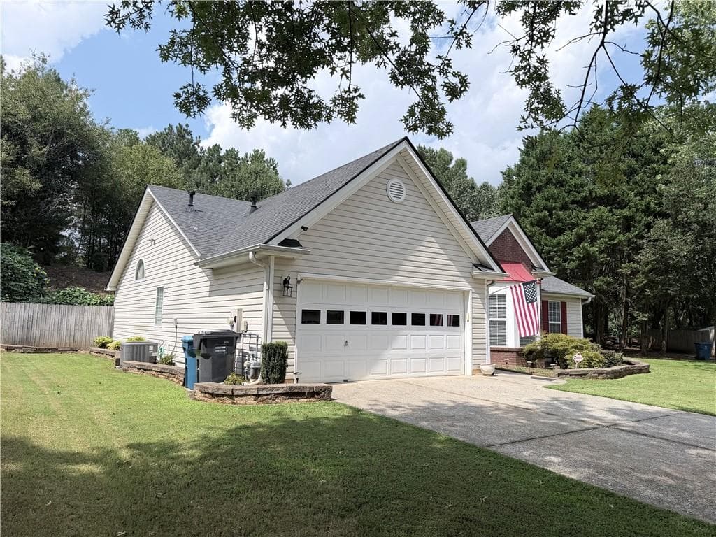 3 bedroom, 2 bathroom, 1,652 sq ft single family residence for sale at 317 Carlton Chase Court, Dacula, GA 30019 — photo 3