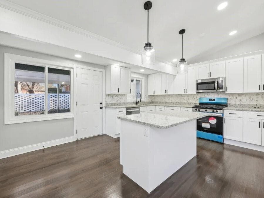 3 bedroom, 2 bathroom, 1,505 sq ft single family residence under contract at 2592 Baker Road, Atlanta, GA 30318 — photo 8