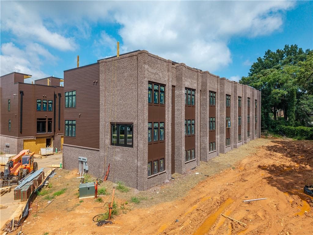 3 bedroom, 4 bathroom, 2,700 sq ft townhouse for sale at 591 Parkview Way, Atlanta, GA 30310 — photo 10