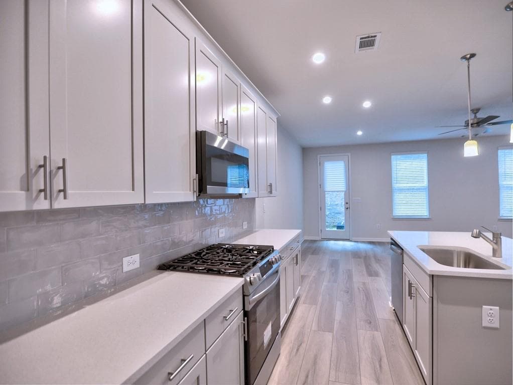 3 bedroom, 3 bathroom, 2,046 sq ft single family residence for rent at 710 Smokey Quartz Way, Kennesaw, GA 30144 for $2,500 a month — photo 7