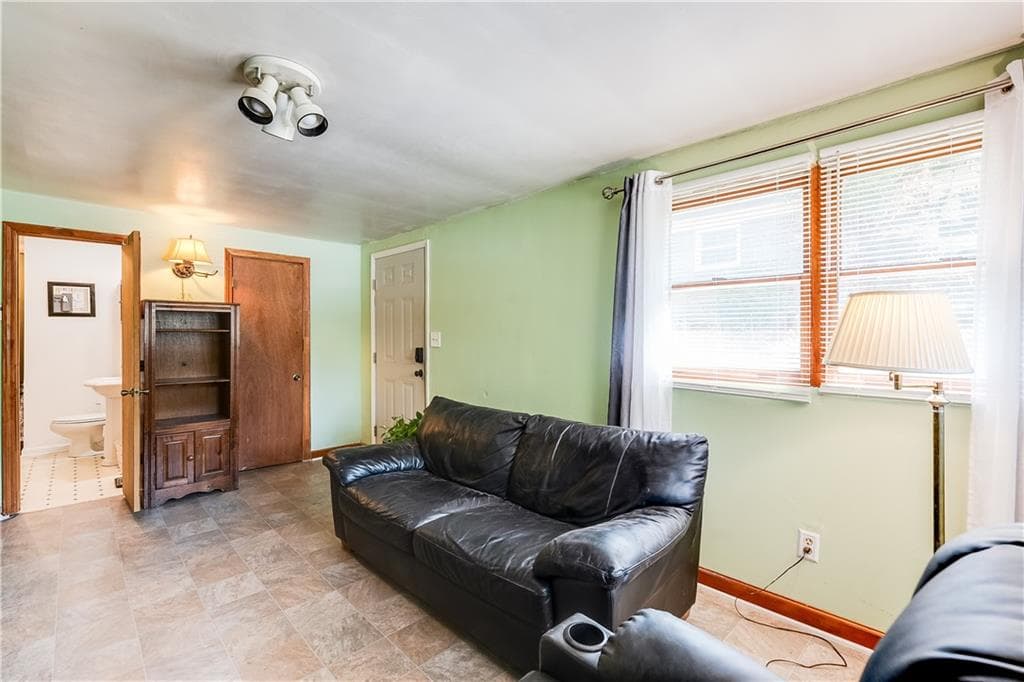 3 bedroom, 2 bathroom, 2,076 sq ft single family residence for sale at 1709 Lee Street, Decatur, GA 30035 — photo 10