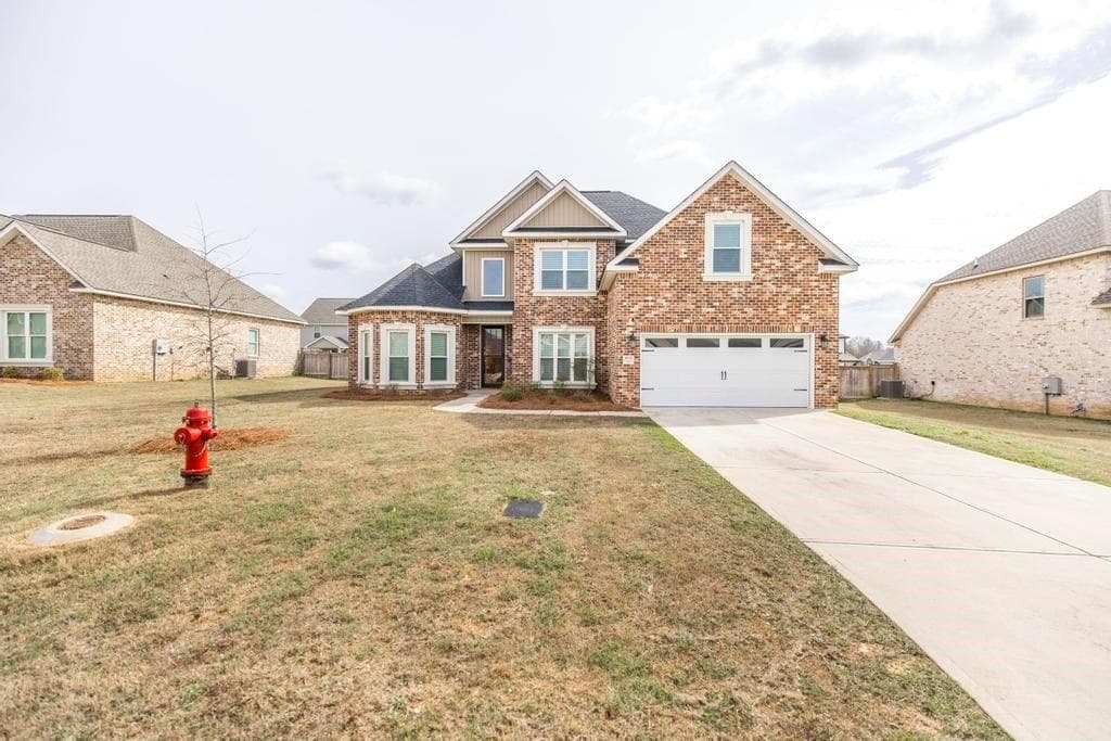 5 bedroom, 3 bathroom, 2,418 sq ft single family residence for sale at 613 Jeffery Thomas Drive, Bonaire, GA 31005 — photo 2