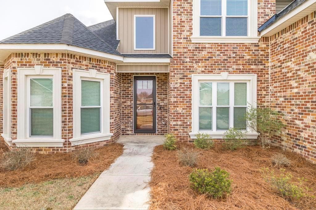 5 bedroom, 3 bathroom, 2,418 sq ft single family residence for sale at 613 Jeffery Thomas Drive, Bonaire, GA 31005 — photo 6