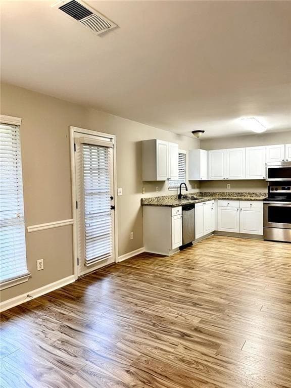3 bedroom, 3 bathroom, 2,181 sq ft single family residence for rent at 5670 Windswept Trace, Sugar Hill, GA 30518 for $2,000 a month — photo 3