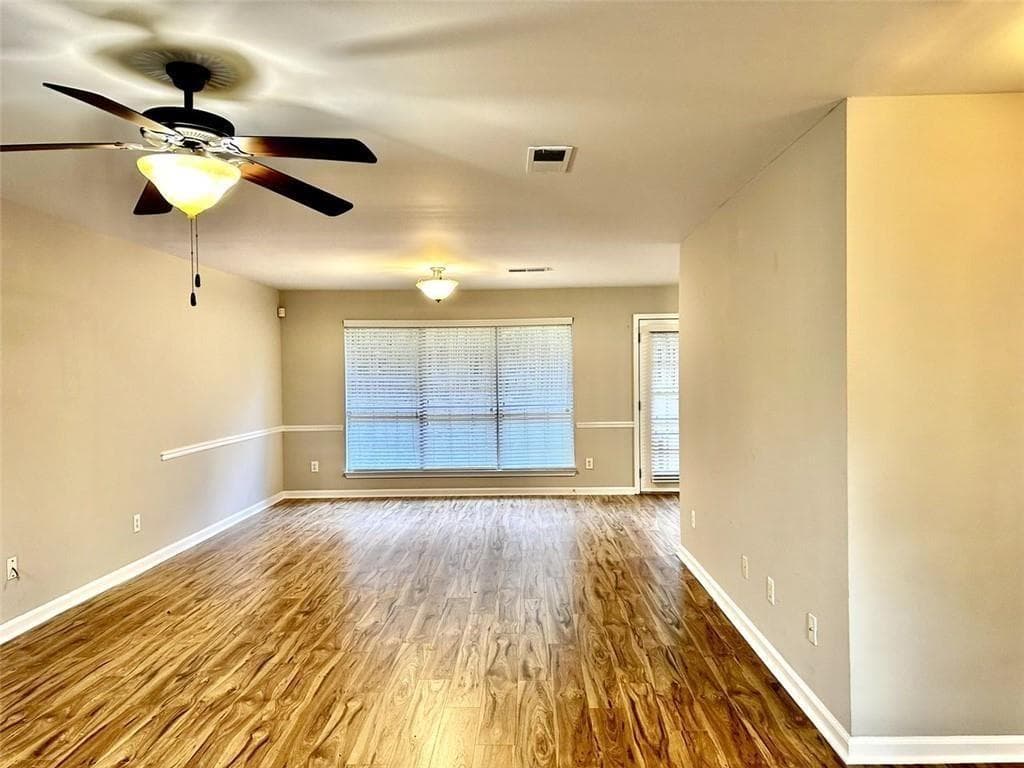 3 bedroom, 3 bathroom, 2,181 sq ft single family residence for rent at 5670 Windswept Trace, Sugar Hill, GA 30518 for $2,000 a month — photo 6