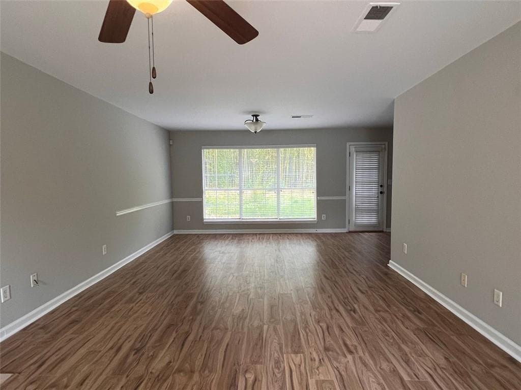 3 bedroom, 3 bathroom, 2,181 sq ft single family residence for rent at 5670 Windswept Trace, Sugar Hill, GA 30518 for $2,000 a month — photo 10