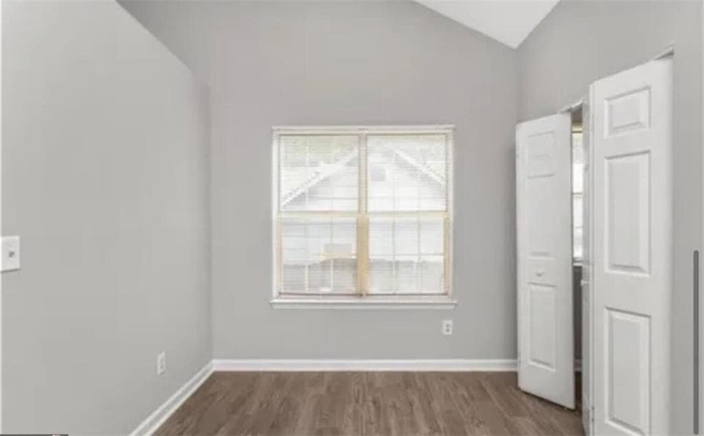 3 bedroom, 2 bathroom, 1,400 sq ft single family residence for sale at 956 Forest Path, Stone Mountain, GA 30088 — photo 3