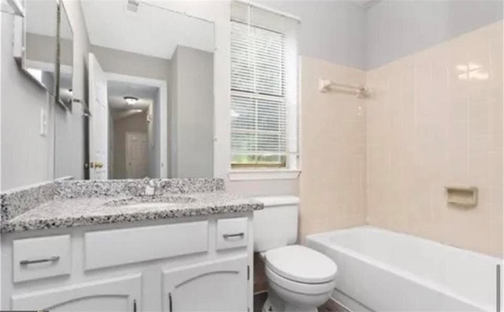 3 bedroom, 2 bathroom, 1,400 sq ft single family residence for sale at 956 Forest Path, Stone Mountain, GA 30088 — photo 6