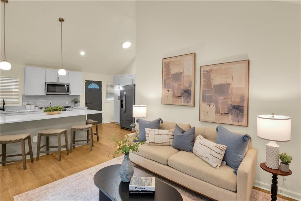 3 bedroom, 2 bathroom, 1,600 sq ft single family residence for sale at 461 Glenwood Place, Atlanta, GA 30316 — photo 3