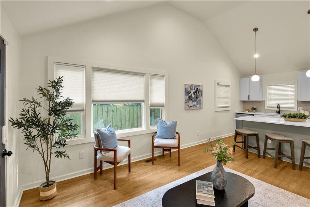 3 bedroom, 2 bathroom, 1,600 sq ft single family residence for sale at 461 Glenwood Place, Atlanta, GA 30316 — photo 4