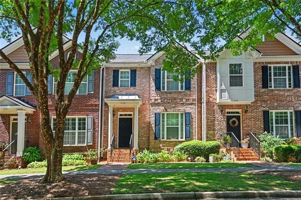 2 bedroom, 3 bathroom, 1,929 sq ft townhouse for sale at 1533 Endurance Hill Drive, Kennesaw, GA 30152 — photo 1 of 35