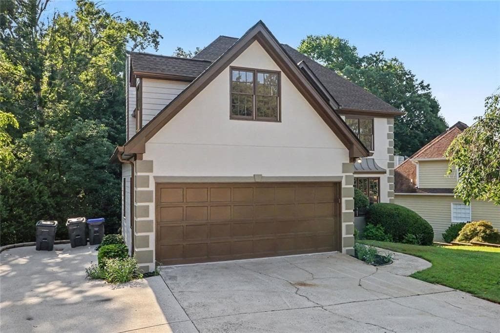 5 bedroom, 4 bathroom, 4,357 sq ft single family residence for sale at 900 Secret Cove Drive, Sugar Hill, GA 30518 — photo 4