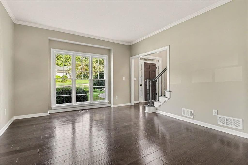 5 bedroom, 4 bathroom, 4,357 sq ft single family residence for sale at 900 Secret Cove Drive, Sugar Hill, GA 30518 — photo 6