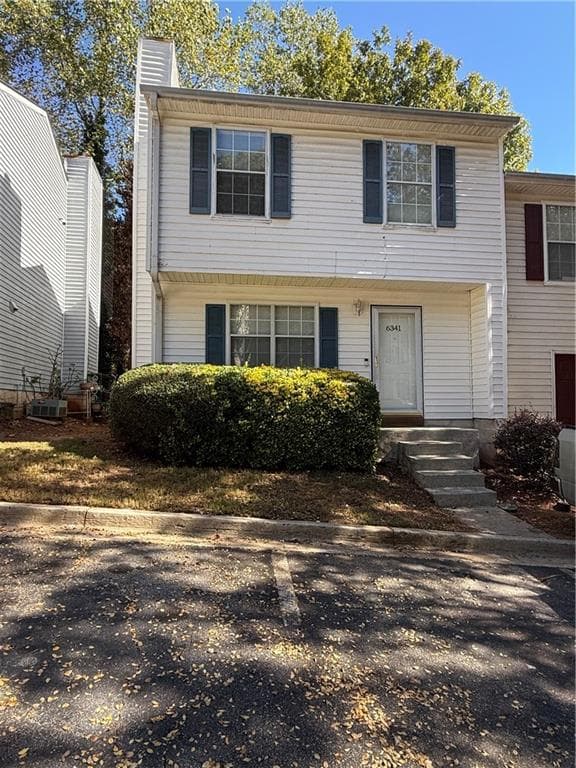 3 bedroom, 3 bathroom, 1,470 sq ft townhouse for sale at 6341 Wedgeview Drive, Tucker, GA 30084