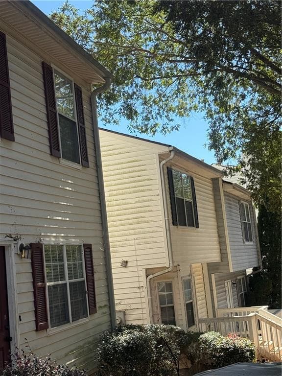 3 bedroom, 3 bathroom, 1,470 sq ft townhouse for sale at 6341 Wedgeview Drive, Tucker, GA 30084 — photo 5