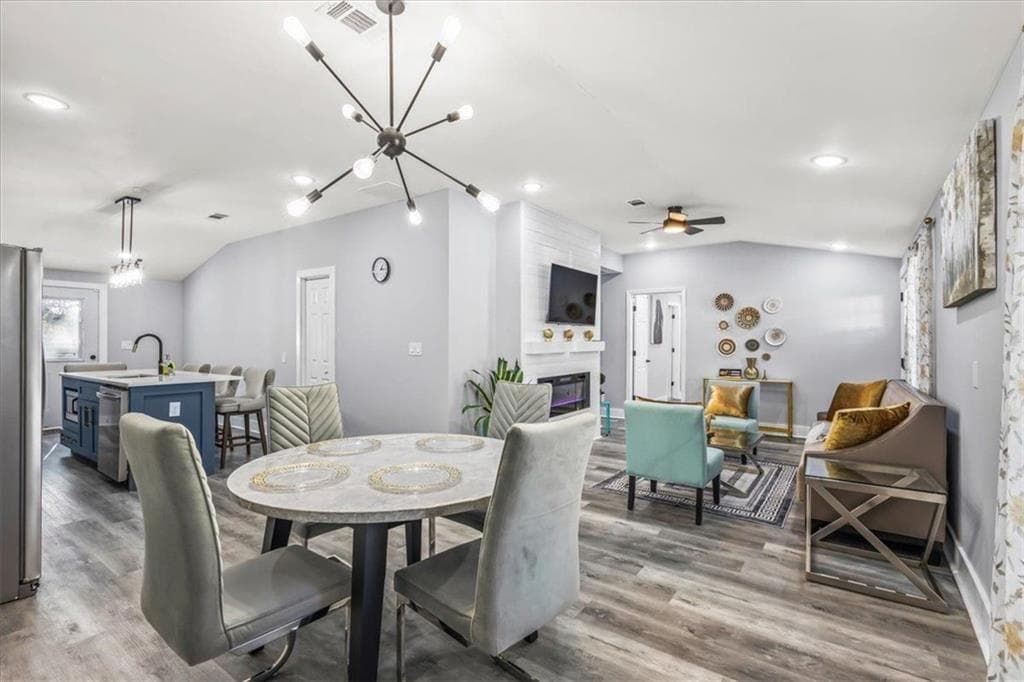 3 bedroom, 2 bathroom, 1,249 sq ft single family residence for sale at 358 Roy Street, Atlanta, GA 30310 — photo 7