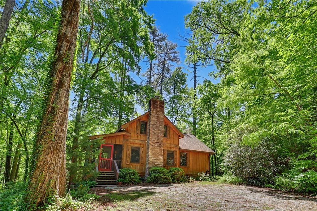 2 bedroom, 2 bathroom, 1,186 sq ft single family residence for sale at 102 Moses Road, Rabun Gap, GA 30568 — photo 2