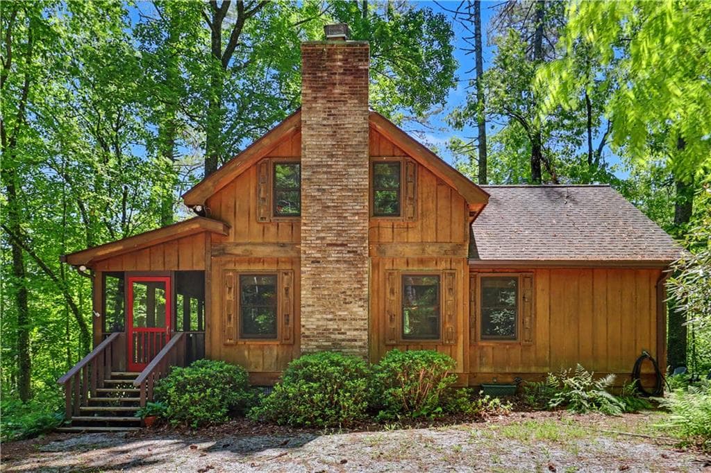 2 bedroom, 2 bathroom, 1,186 sq ft single family residence for sale at 102 Moses Road, Rabun Gap, GA 30568 — photo 3