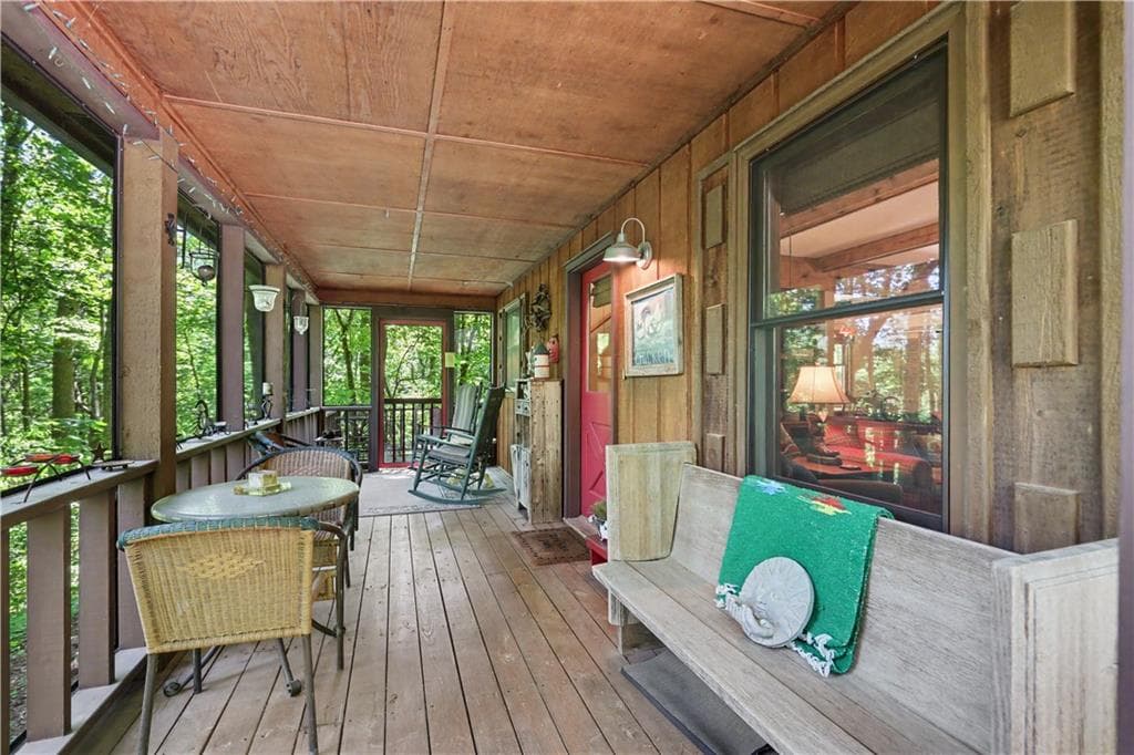 2 bedroom, 2 bathroom, 1,186 sq ft single family residence for sale at 102 Moses Road, Rabun Gap, GA 30568 — photo 4