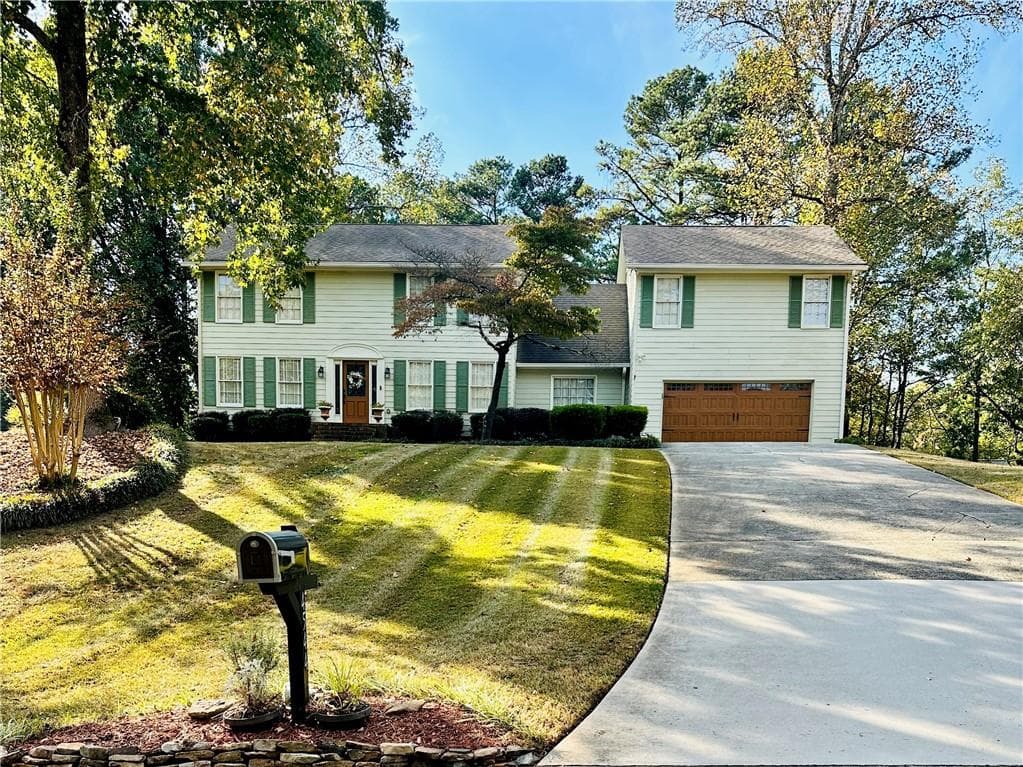 4 bedroom, 3 bathroom, 2,972 sq ft single family residence under contract at 4544 Queen Anne Court, Mableton, GA 30126