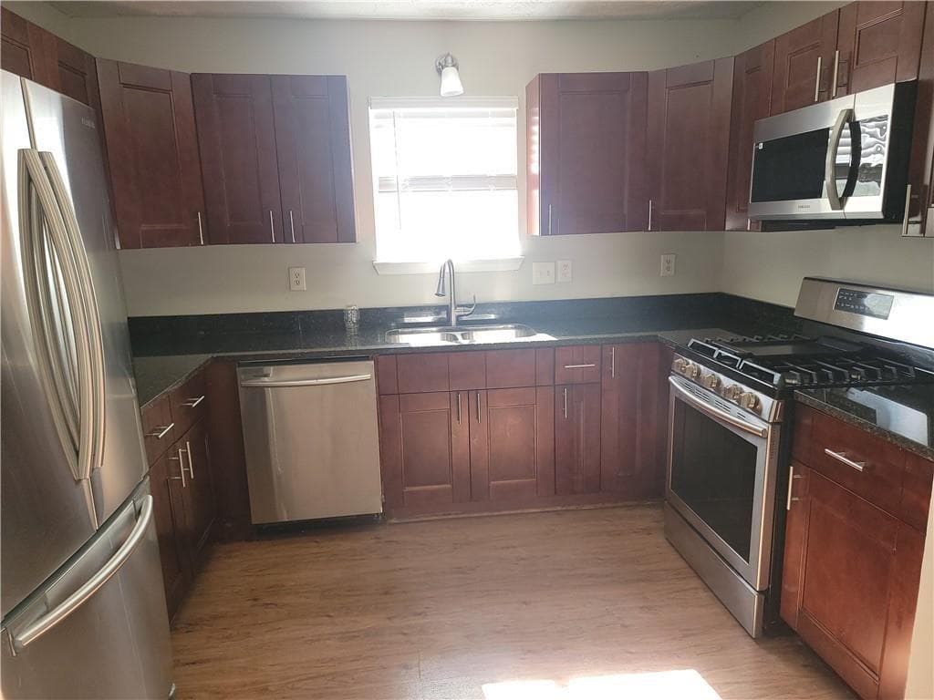 3 bedroom, 3 bathroom, 1,944 sq ft single family residence for rent at 5331 Medena Way, Lithonia, GA 30038 for $1,800 a month — photo 3