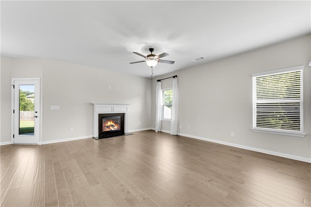 4 bedroom, 3 bathroom, 2,436 sq ft single family residence for sale at 5530 Banner Boulevard, Cumming, GA 30028 — photo 8