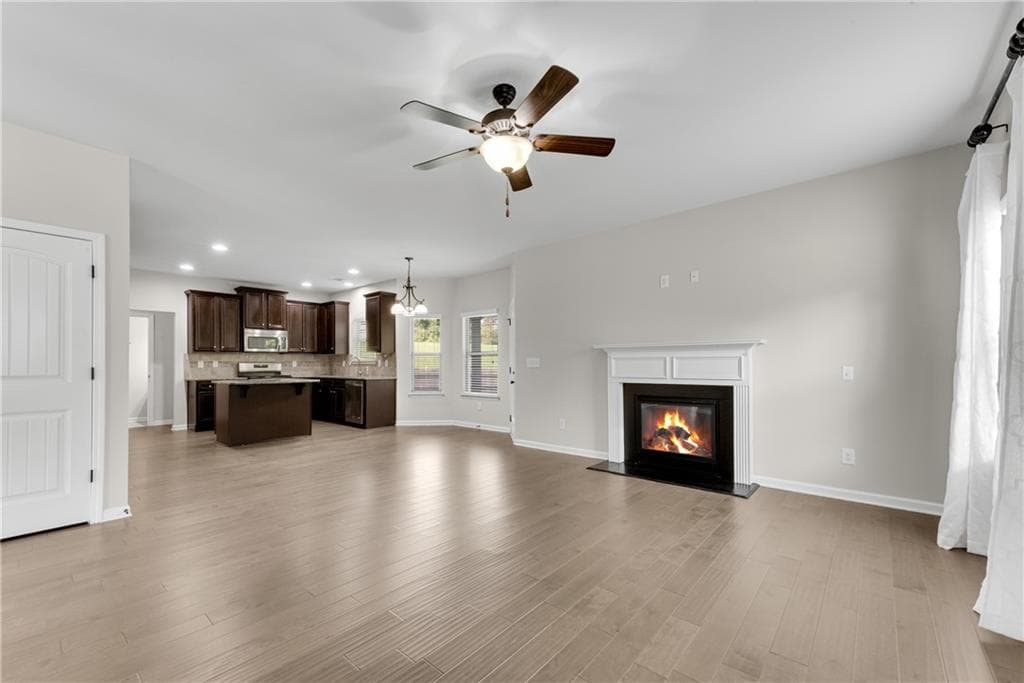 4 bedroom, 3 bathroom, 2,436 sq ft single family residence for sale at 5530 Banner Boulevard, Cumming, GA 30028 — photo 9