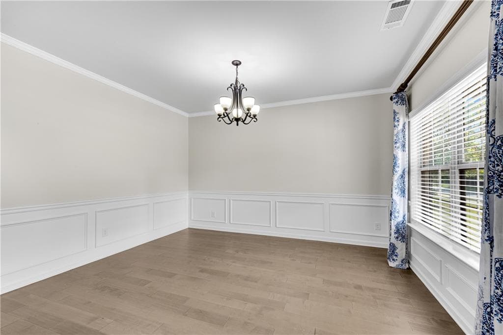 4 bedroom, 3 bathroom, 2,436 sq ft single family residence for sale at 5530 Banner Boulevard, Cumming, GA 30028 — photo 6