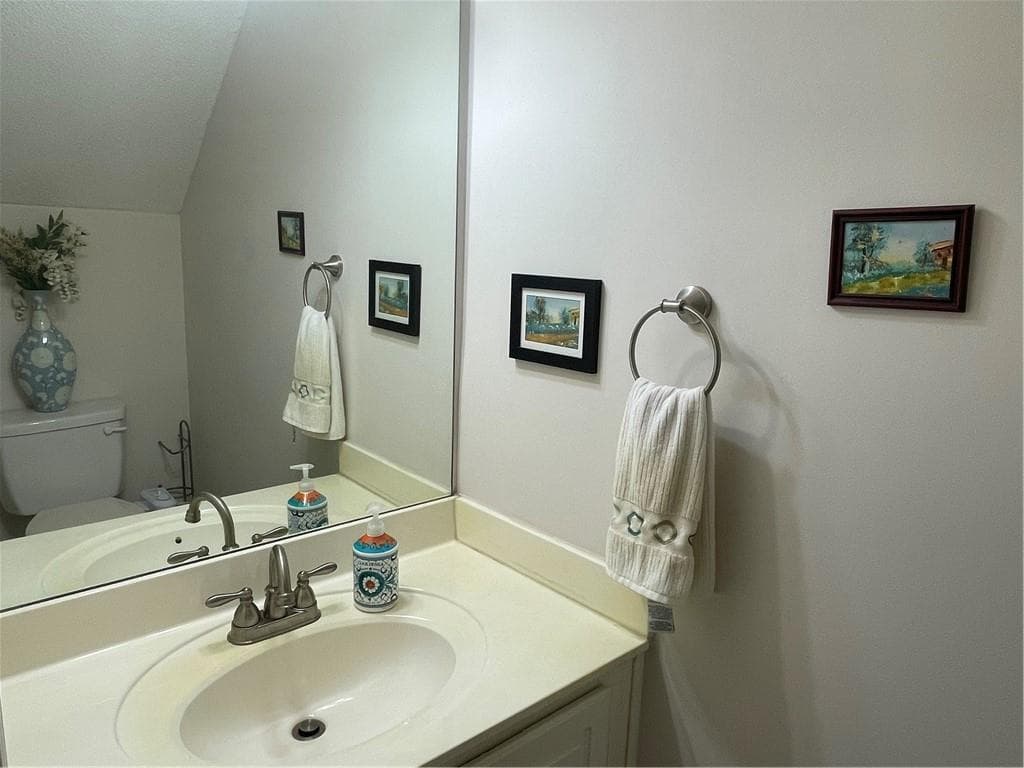 3 bedroom, 3 bathroom, 1,370 sq ft townhouse for sale at 1845 Kilmington Court, Alpharetta, GA 30009 — photo 9